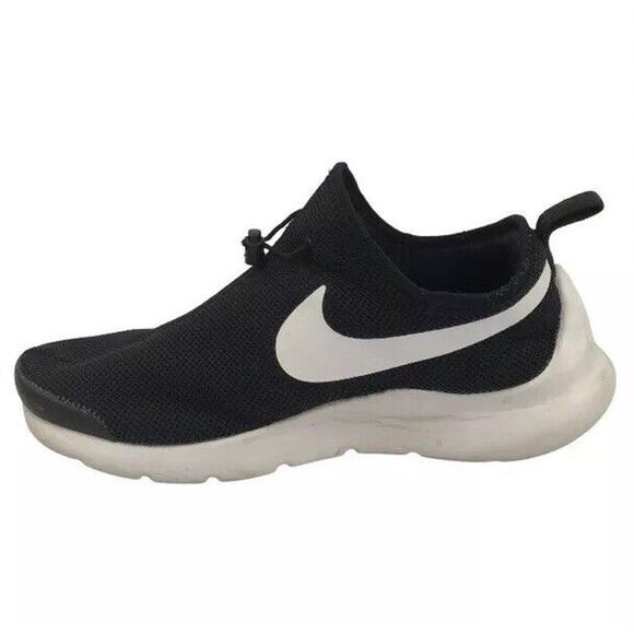 Nike Aptare Essential Sneaker Black White Slip On Shoes Women's 9.5 881190-002 - Picture 8 of 13